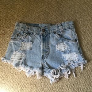 ✨Levi High Waisted Vintage Shorts✨